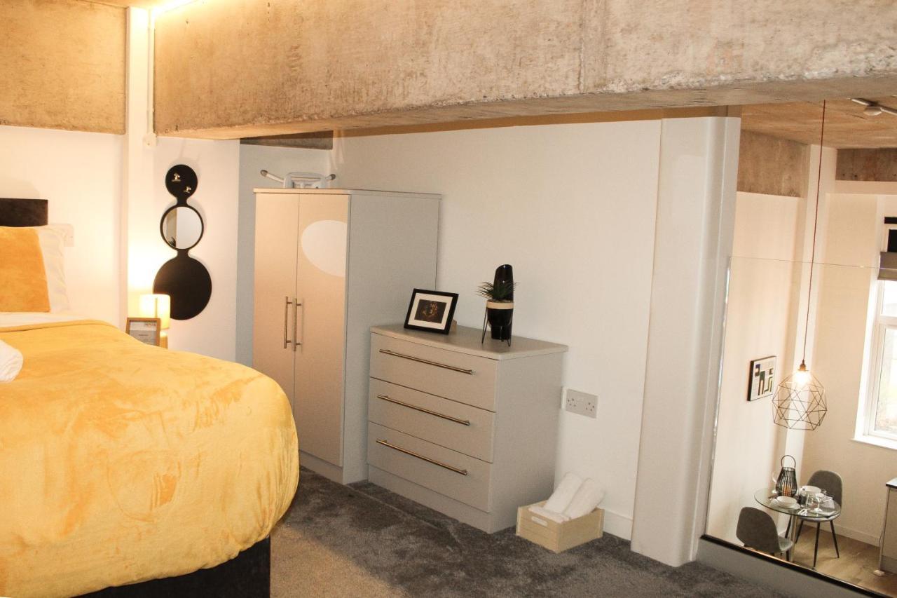 Modern Luxury Serviced Duplex Apartments By Repose- 150 Metro Court, Уэст-Бромидж Экстерьер фото