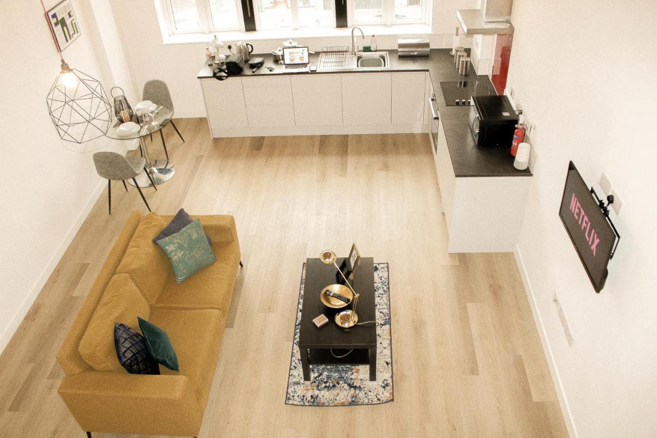 Modern Luxury Serviced Duplex Apartments By Repose- 150 Metro Court, Уэст-Бромидж Экстерьер фото
