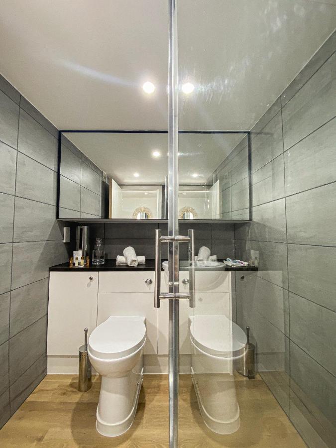 Modern Luxury Serviced Duplex Apartments By Repose- 150 Metro Court, Уэст-Бромидж Экстерьер фото