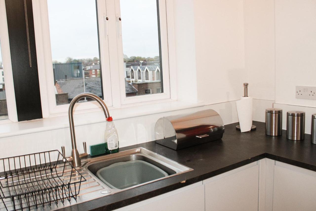 Modern Luxury Serviced Duplex Apartments By Repose- 150 Metro Court, Уэст-Бромидж Экстерьер фото