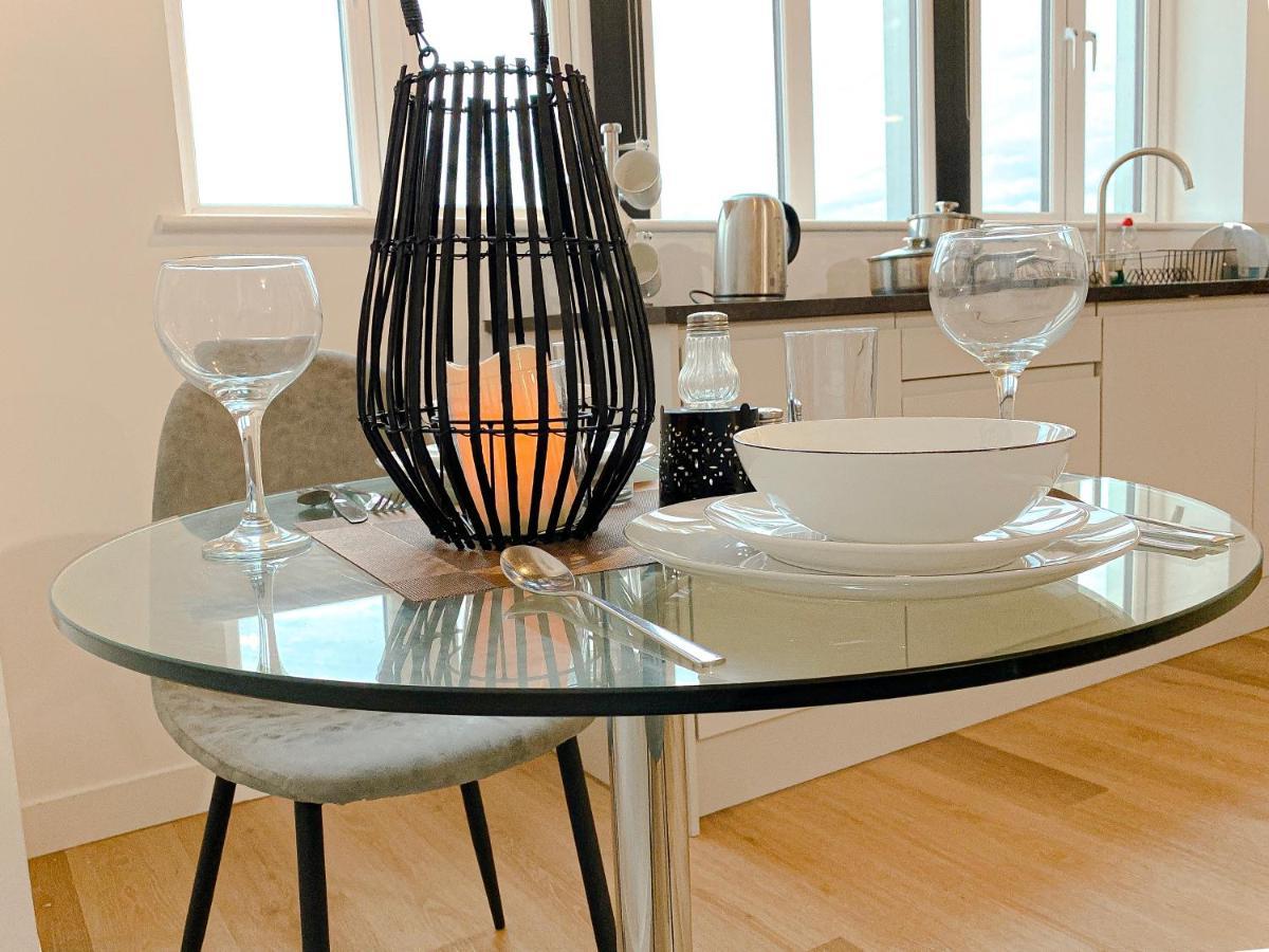 Modern Luxury Serviced Duplex Apartments By Repose- 150 Metro Court, Уэст-Бромидж Экстерьер фото