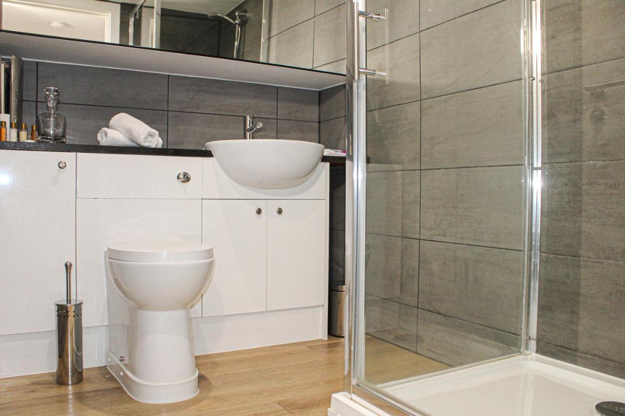 Modern Luxury Serviced Duplex Apartments By Repose- 150 Metro Court, Уэст-Бромидж Экстерьер фото